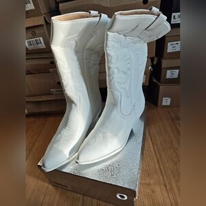 White Western-Style Women's Boots